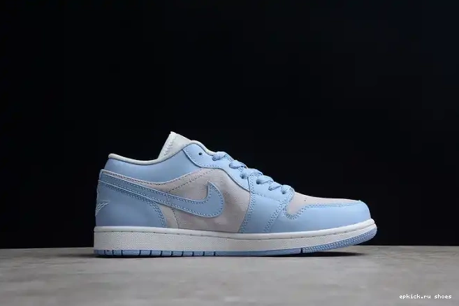 Cheap Blue University DC0774-050 Low Jordan (W) 1 0516